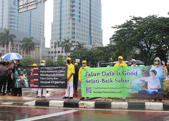 Image for article Les pratiquants de Jakarta ont organisé un rassemblement pour demander la fin de la persécution en Chine