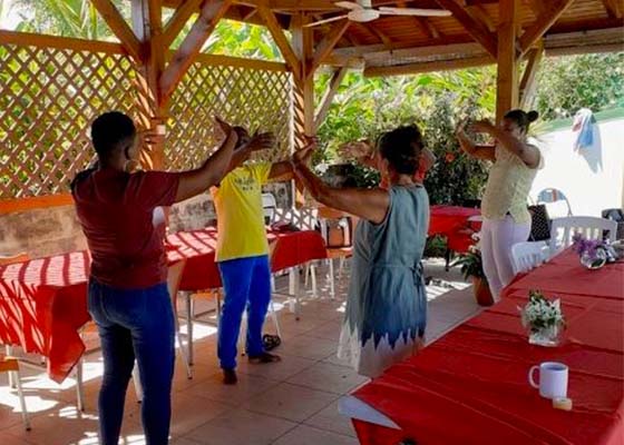 Image for article Guadeloupe, France : Présentation du Falun Dafa dans les centres communautaires et sur les plages