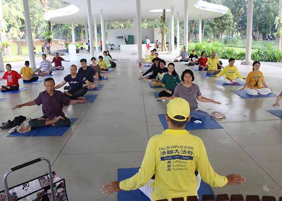 Image for article Indonésie : Les habitants s’informent sur le Falun Dafa et la persécution en Chine