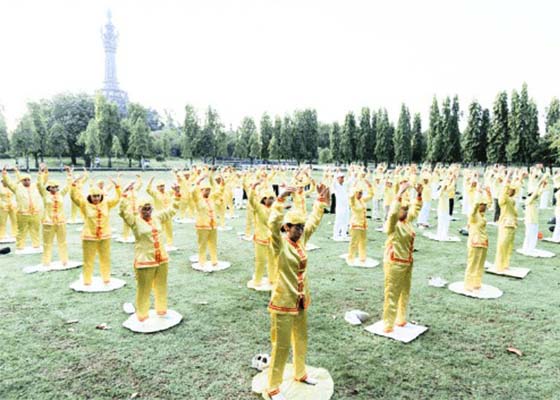 Image for article Indonésie : Les pratiquants de Falun Dafa soulignent le 24<SUP>e</SUP> anniversaire de l’Appel pacifique du 25 avril
