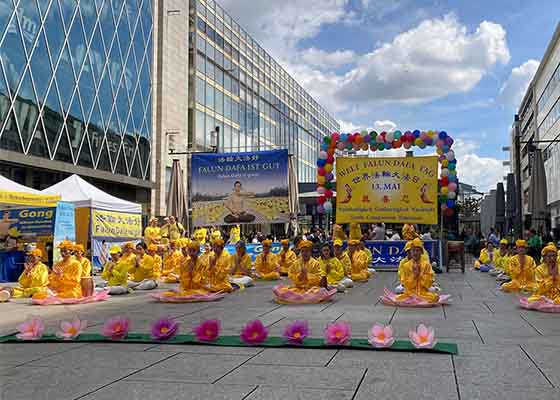 Image for article Francfort, Allemagne : Les gens font l’éloge du principe du Falun Dafa et des dignitaires envoient des lettres lors de festivités organisées pour fêter la Journée du Falun Dafa