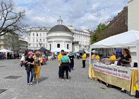 Image for article La Journée mondiale du Falun Dafa célébrée dans les principales villes autrichiennes