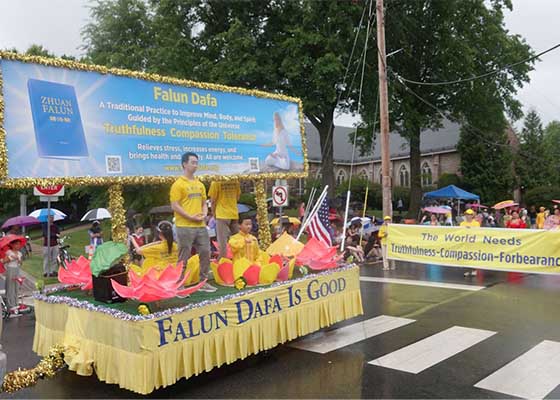 Image for article Virginie, États-Unis : Le Falun Dafa bien accueilli au défilé du Memorial Day à Falls Church