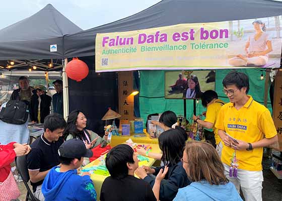 Image for article Montréal, Canada : Présentation du Falun Dafa lors d’un festival vietnamien