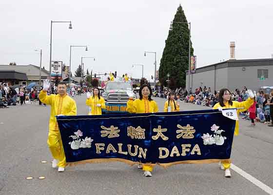 Image for article Le Falun Dafa bien accueilli à la Fête de la fraise de Marysville