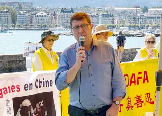 Image for article Suisse : Des représentants du gouvernement s’expriment lors d’un rassemblement du Falun Gong pour marquer les 24 ans de protestation pacifique