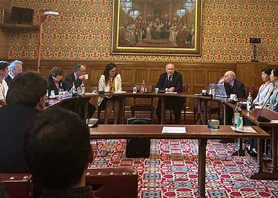 Image for article Des élus britanniques expriment leur soutien au Falun Dafa lors d’un symposium organisé au Parlement à Londres