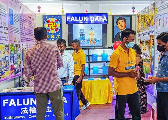 Image for article Sri Lanka : La découverte du Falun Dafa au Salon du livre de Kandy