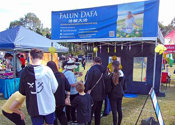 Image for article Gold Coast, Australie : Présentation du Falun Dafa au Pacific Pines Winterfest
