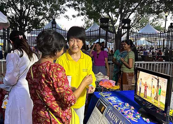 Image for article Texas : Le Falun Dafa est présenté lors d’une célébration de la fête de l’indépendance de l’Inde
