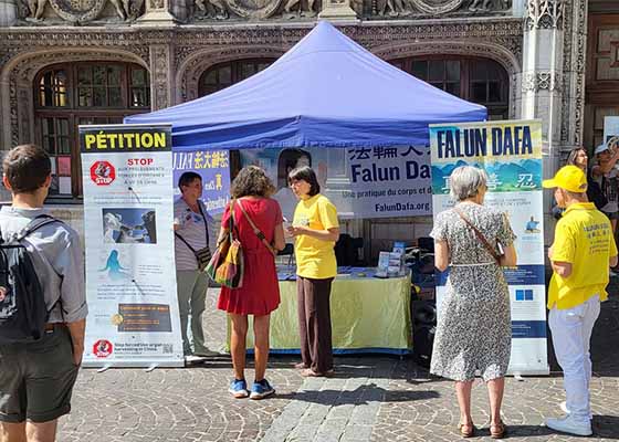 Image for article France : Des activités organisées dans deux villes pour sensibiliser les gens à la persécution du Falun Dafa