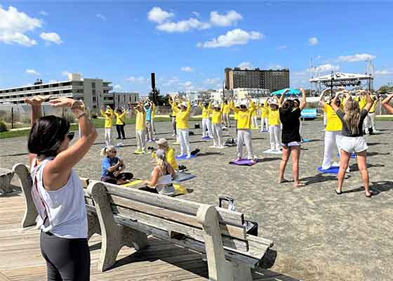 Image for article New Jersey : Le Falun Dafa accueilli à Asbury Park, une ville populaire au bord de la mer
