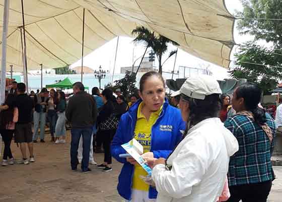Image for article San Agustín Tlaxco, Mexique : Les gens aiment le Falun Dafa à la foire