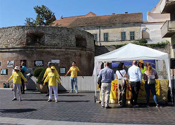 Image for article Hongrie : Présentation du Falun Dafa dans la ville de Sopron