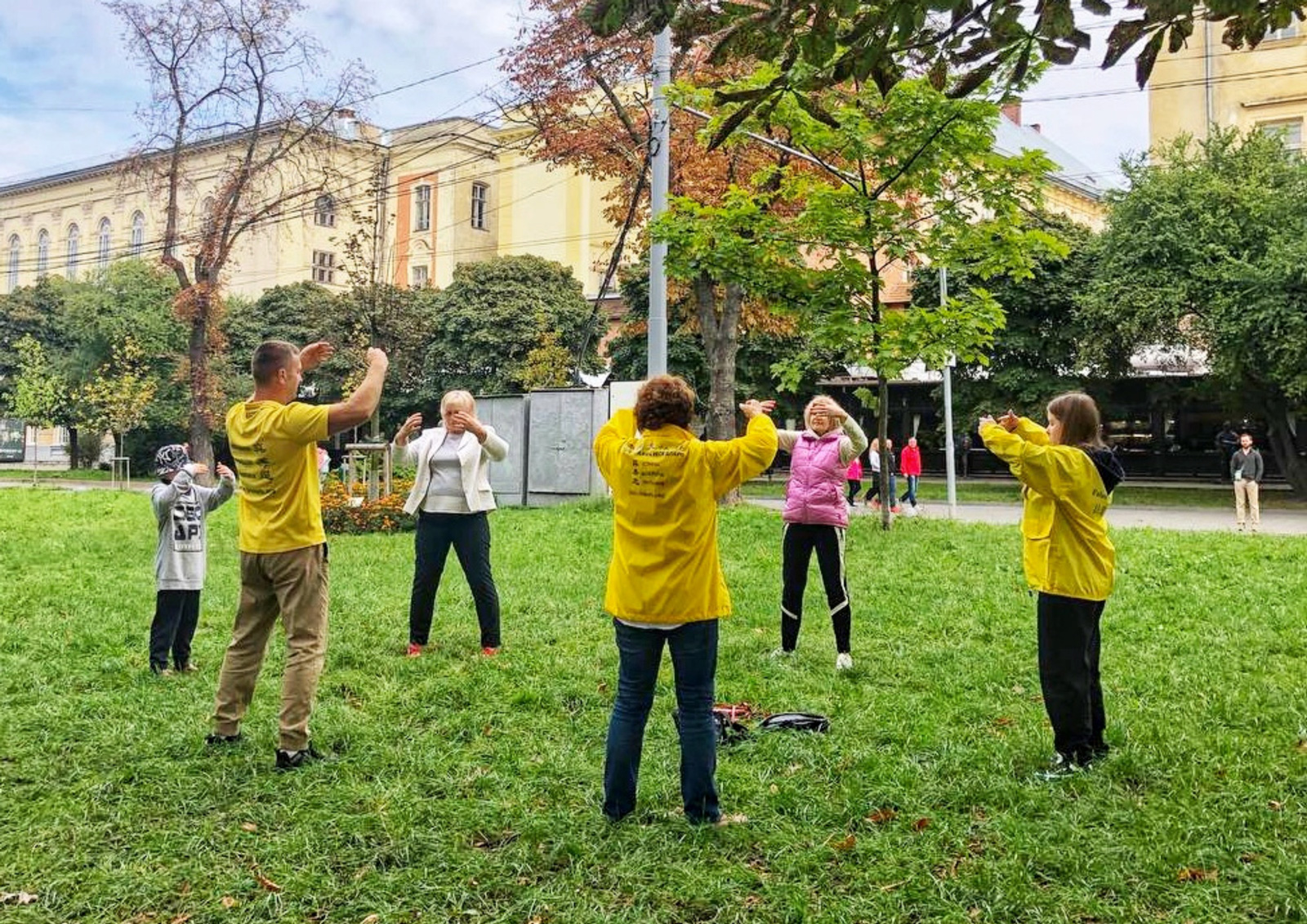 Image for article Ukraine : Les exercices paisibles du Falun Dafa sont appréciés par le public