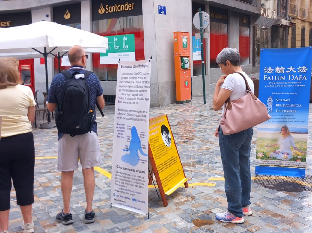 Image for article Espagne : Le stand d’information sur le Falun Dafa attire du soutien pour mettre fin à la persécution en Chine