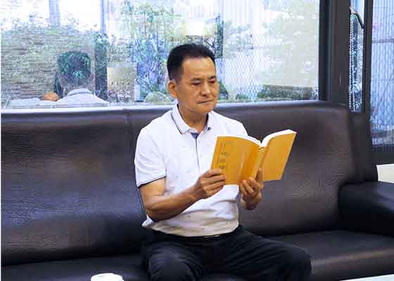 Image for article Un homme d’affaires taïwanais adopte la pratique du Falun Gong