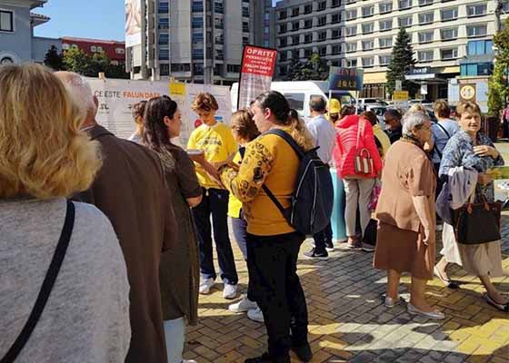 Image for article Les Roumains de Pitești condamnent la persécution du Falun Dafa