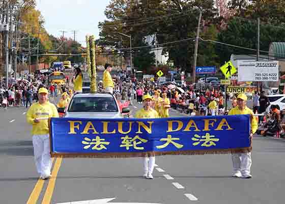 Image for article Virginie : Le Falun Dafa chaleureusement accueilli lors du défilé d’Annandale