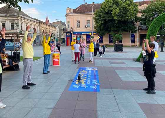 Image for article Présentation du Falun Dafa lors d’une série d’activités en Serbie