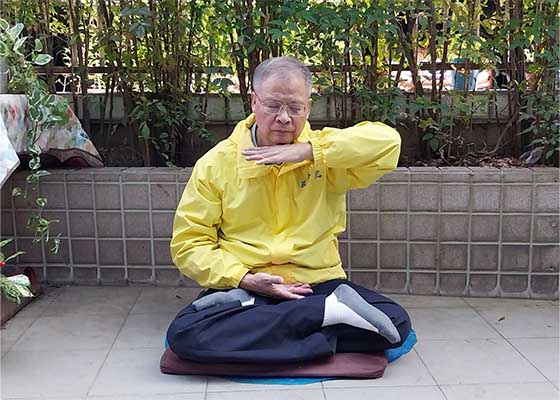 Image for article Un chef de département trouve réconfort et sécurité dans le Falun Dafa