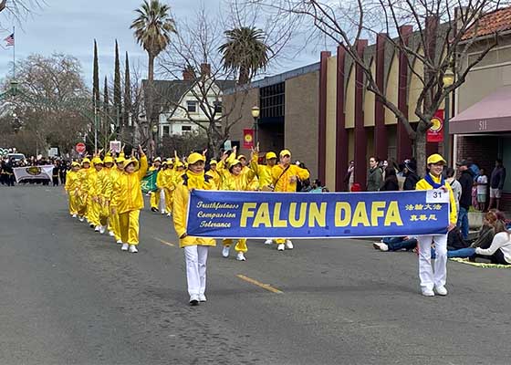 Image for article Californie : Un groupe de pratiquants de Falun Dafa participe au festival Bok Kai à Marysville