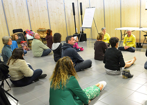 Image for article Ouest de la France : Le Falun Dafa bienvenu à l’exposition sur la santé et à la maison de retraite