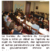 Zone de texte:   Le bureau du membre du Congrès Hyde a initié un débat au Capitole au sujet du harcèlement, des agressions et autres persécutions par des agents du gouvernement chinois en Amérique.