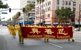 http://clearwisdom.net/emh/article_images/2008-11-12-sf-parade-01--ss.jpg
