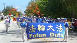 Image for article Saipan : La procession du Falun Gong reçoit des félicitations au défilé du Jour de l'Indépendance (Photos)