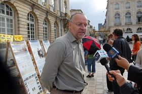 Image for article France : Le Falun Gong au cœur d'un Forum sur les droits de l'homme à Nancy (Photos)