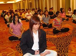 Image for article Une entreprise thaïlandaise apprend le Falun Gong (Photos)