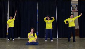 Image for article Boston: Des pratiquants présentent le Falun Dafa à l'Institut de technologie du Massachusetts (Photos)