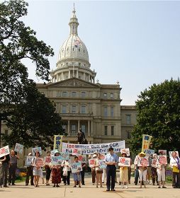 Image for article Michigan: Le rassemblement pour célébrer la démission de plus de 100 millions de personnes des organisations du PCC (photos)