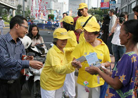 Image for article Jakarta, Indonésie : Le Falun Gong organise un grand défilé (photos)