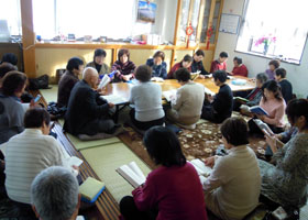 Image for article Japon: Des nouveaux pratiquants se rassemblent pour une étude en groupe et un partage d'expérience (Photos)