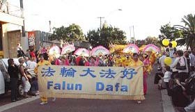 Image for article Les pratiquants du Falun Gong participent au défilé de Noël partout dans le monde (Photos)