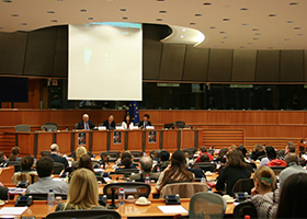 Image for article Des membres du Parlement européen soutiennent la justice pour le Falun Gong