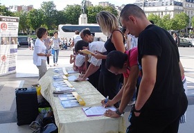 Image for article France : Les parisiens soutiennent les efforts pour arrêter le prélèvement illégal d'organes (photos)