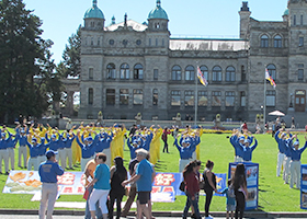 Image for article Canada- Vancouver : Les pratiquants de Falun Gong éveillent les consciences à Victoria, Colombie Britannique