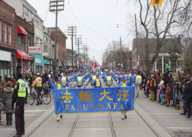 Image for article Le Falun Gong bien reçu lors du défilé de Pâques de Toronto