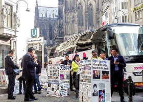Image for article Les touristes chinois en Europe entendent parler du Falun Gong