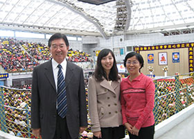 Image for article  Un père et sa fille ont trouvé comment s'améliorer après avoir appris le Falun Gong