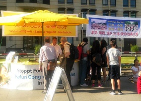 Image for article Berlin, Allemagne : Soutenir la liberté pour le Falun Gong à la porte de Brandebourg