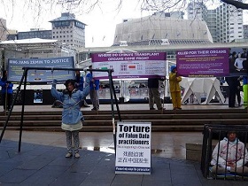 Image for article Un touriste chinois : « Les Chinois devraient remercier les pratiquants de Falun Gong »