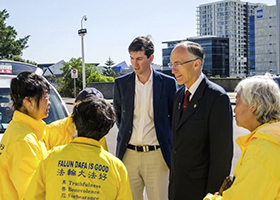 Image for article Australie-Occidentale : Tournée du Falun Gong en voiture pour sensibiliser les gens aux atrocités des prélèvements d'organes en Chine