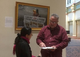 Image for article Les œuvres du Falun Gong ont fait impression sur les employés et les visiteurs au Capitole de Pennsylvanie