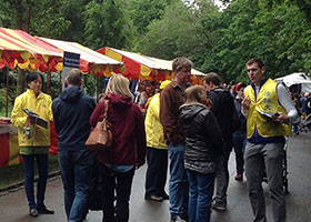 Image for article Écosse : Présenter le Falun Gong au Festival de Glasgow