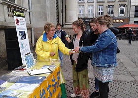 Image for article Présenter le Falun Gong au public à Nantes, France