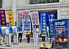 Image for article Londres : Un rassemblement pour protester contre la persécution du Falun Gong est soutenu par les députés